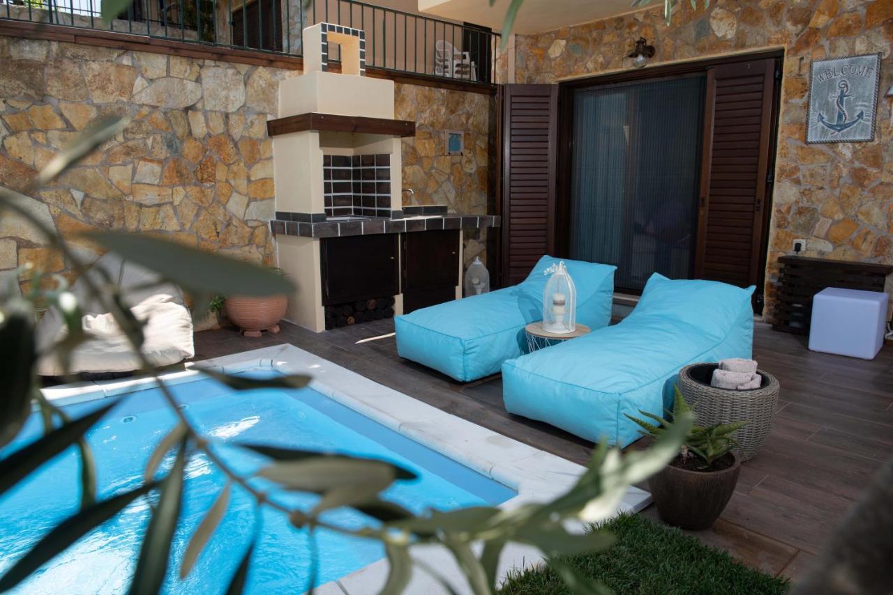Dandy Villas Nea Roda - Melodic Waves - Private - Pool - Parking - Cellar Bagian luar foto