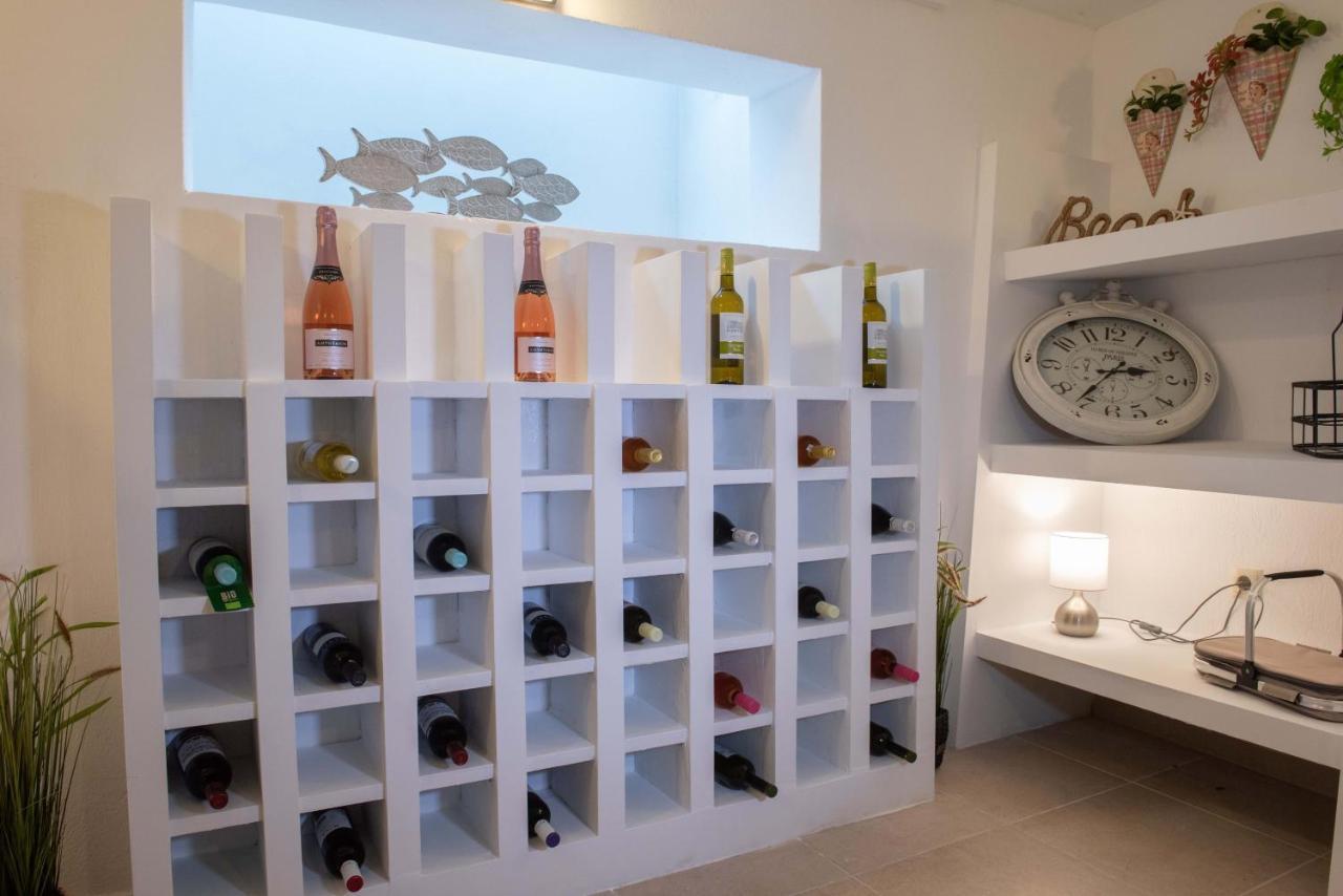Dandy Villas Nea Roda - Melodic Waves - Private - Pool - Parking - Cellar Bagian luar foto