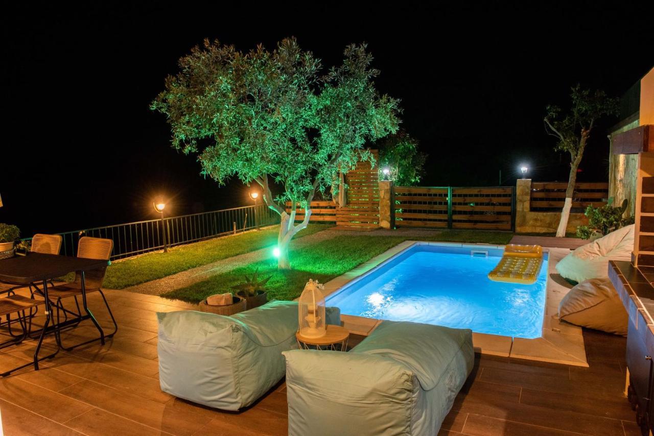 Dandy Villas Nea Roda - Melodic Waves - Private - Pool - Parking - Cellar Bagian luar foto