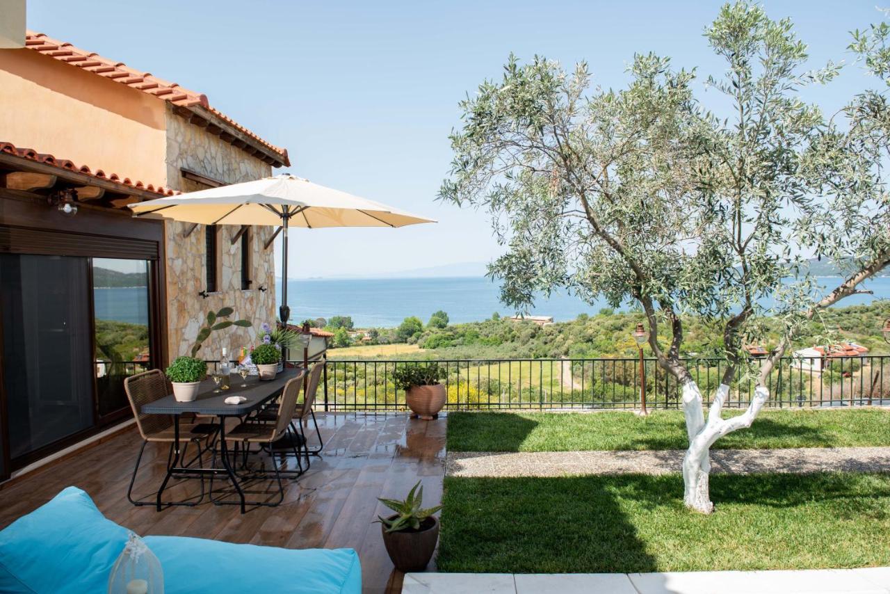 Dandy Villas Nea Roda - Melodic Waves - Private - Pool - Parking - Cellar Bagian luar foto