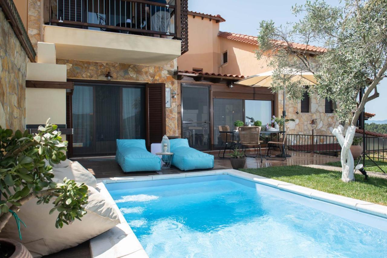 Dandy Villas Nea Roda - Melodic Waves - Private - Pool - Parking - Cellar Bagian luar foto
