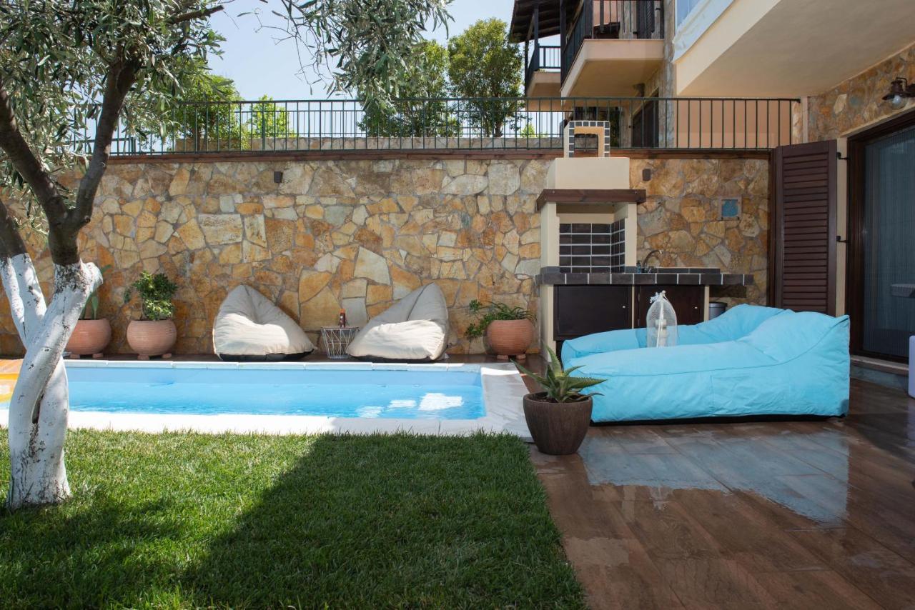 Dandy Villas Nea Roda - Melodic Waves - Private - Pool - Parking - Cellar Bagian luar foto