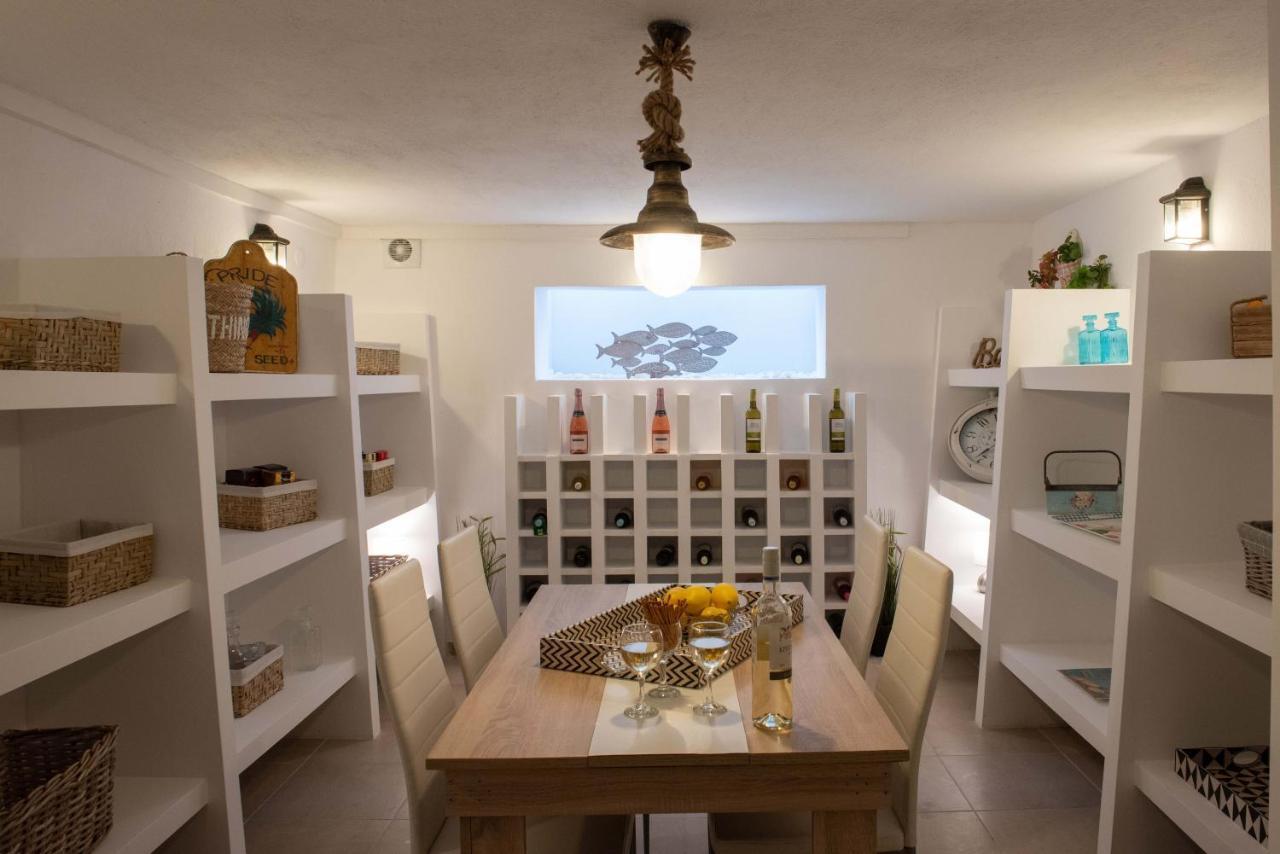 Dandy Villas Nea Roda - Melodic Waves - Private - Pool - Parking - Cellar Bagian luar foto