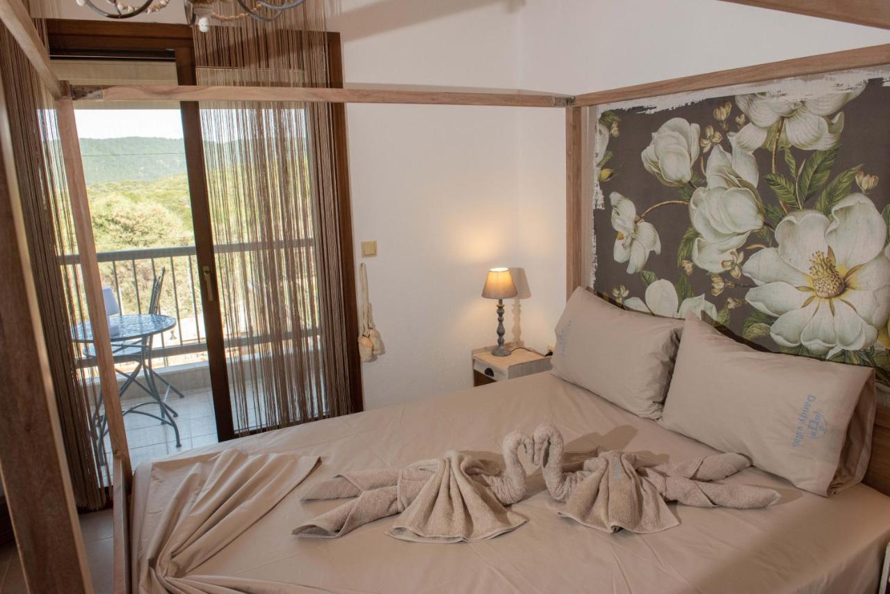 Dandy Villas Nea Roda - Melodic Waves - Private - Pool - Parking - Cellar Bagian luar foto